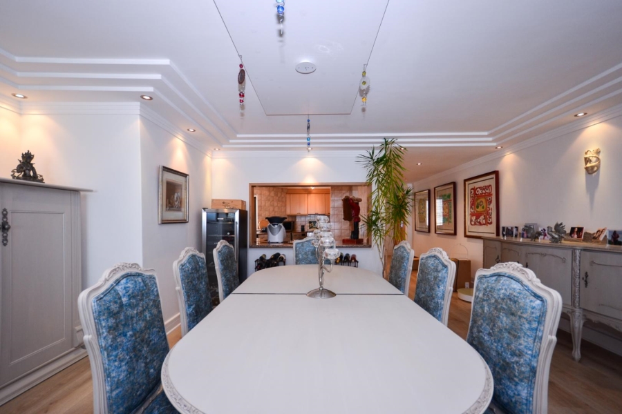 To Let 2 Bedroom Property for Rent in Bantry Bay Western Cape